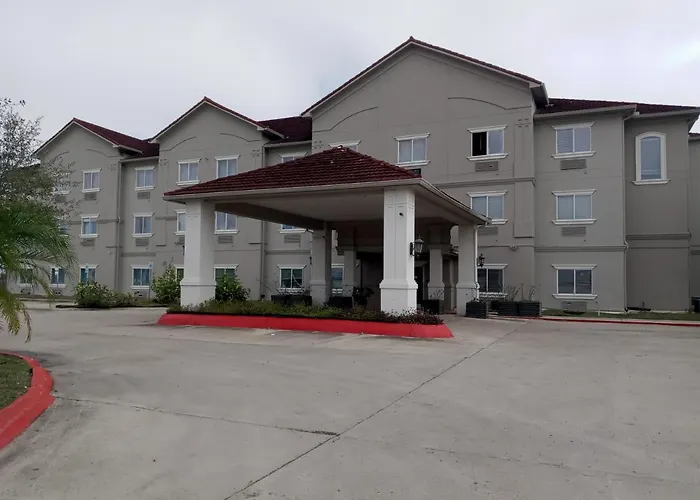 Deluxe Inn & Suites Brownsville