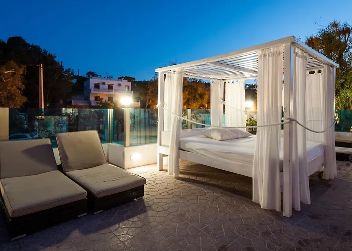 Aparthotel Puerto Cala Vadella