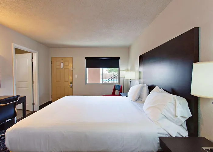 Days Inn By Wyndham Chowchilla Gateway To Yosemite