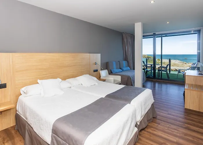 Hotel Astuy Isla Plana