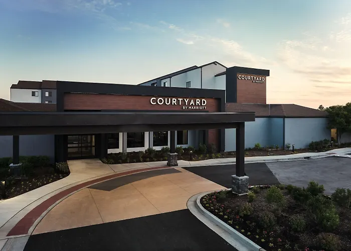 Courtyard By Marriott St. Louis Downtown West Hotel