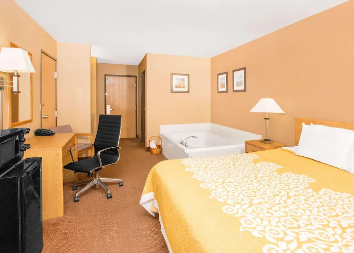 Days Inn By Wyndham Worthington