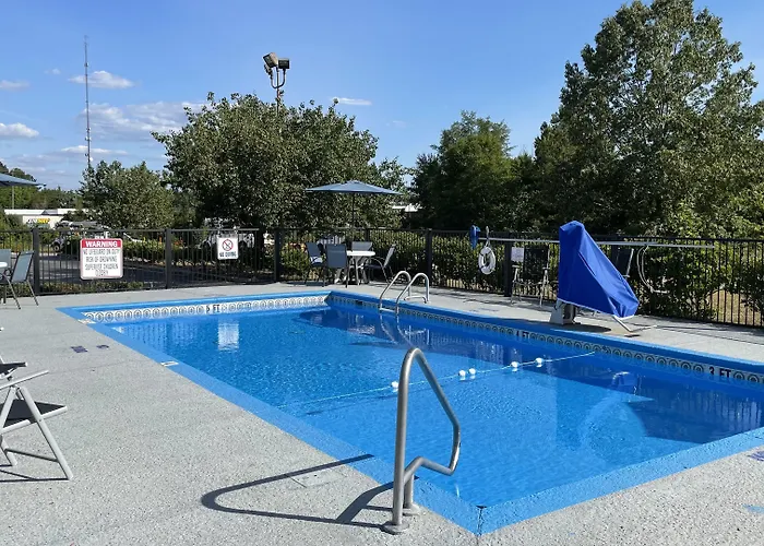 Baymont By Wyndham Dublin Hotel