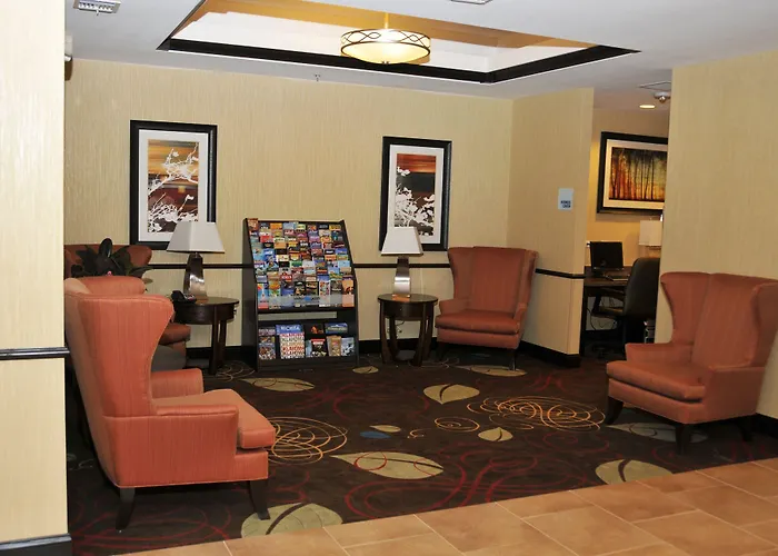 Holiday Inn Express & Suites Clinton By Ihg