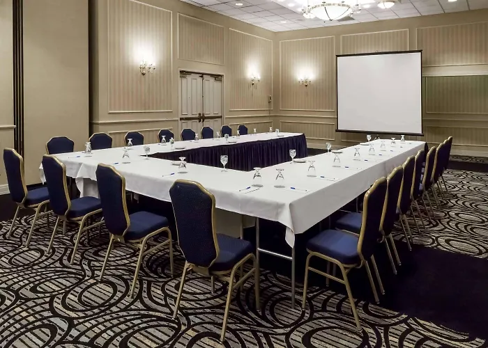 Wyndham Southbury Hotel