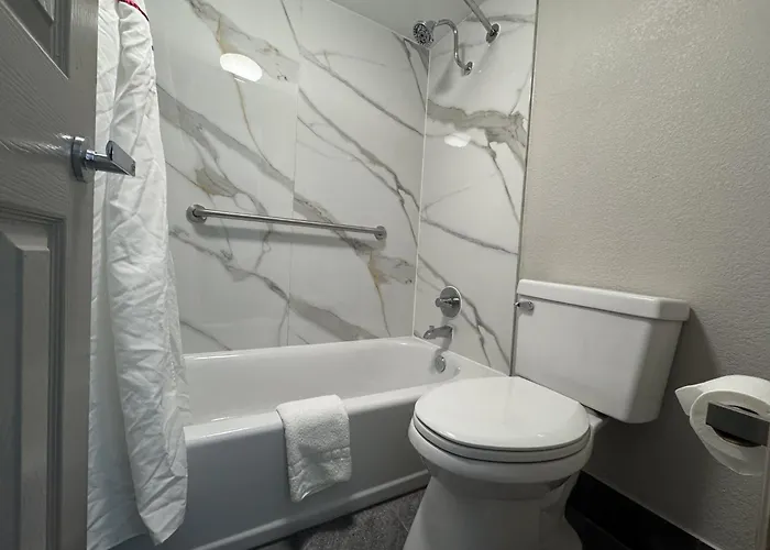 Red Roof Inn Arlington - Entertainment District