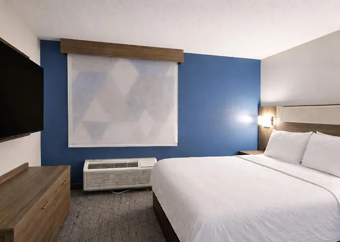 Holiday Inn Express Hotel & Suites St. Paul - Woodbury By Ihg