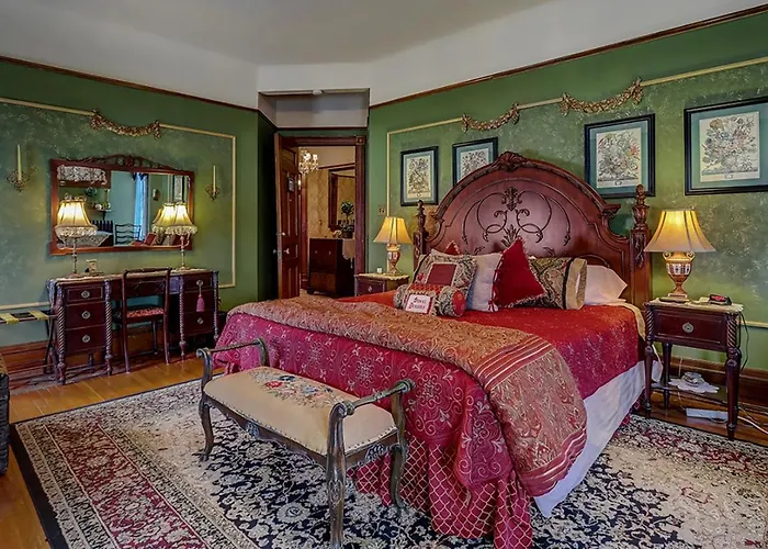 Schuster Mansion Bed & Breakfast Milwaukee
