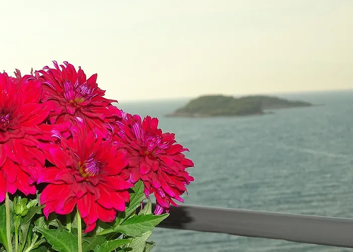 Ksamil Hotels
